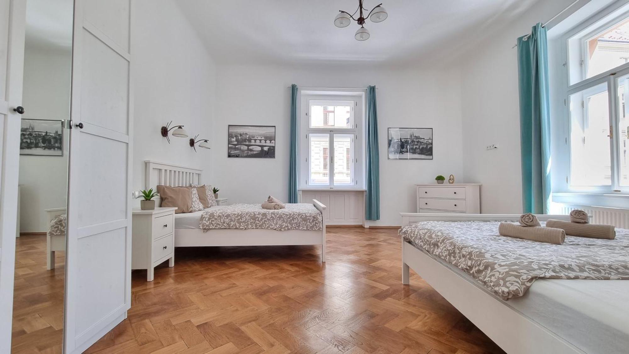 Finnem Rentals Tyrsova Prague Luaran gambar