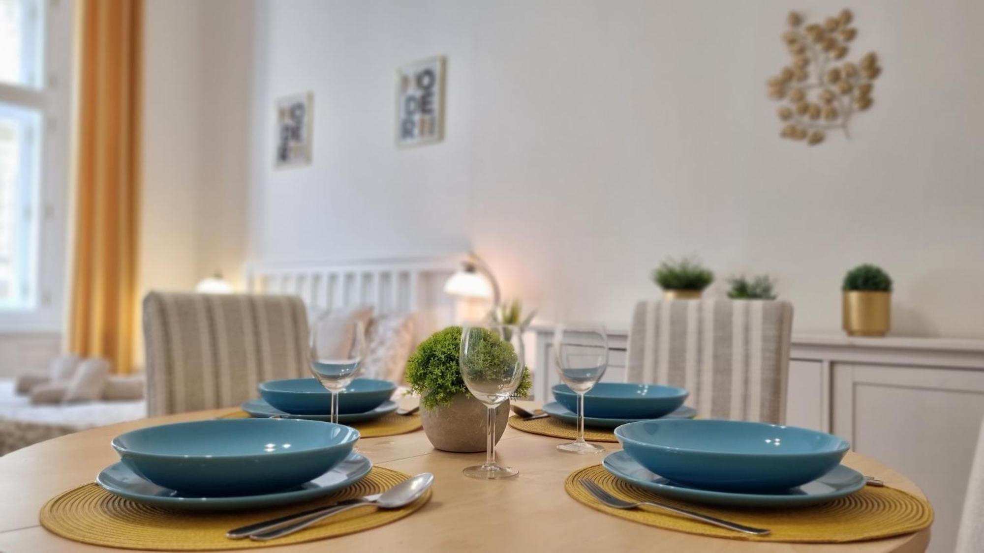 Finnem Rentals Tyrsova Prague Luaran gambar