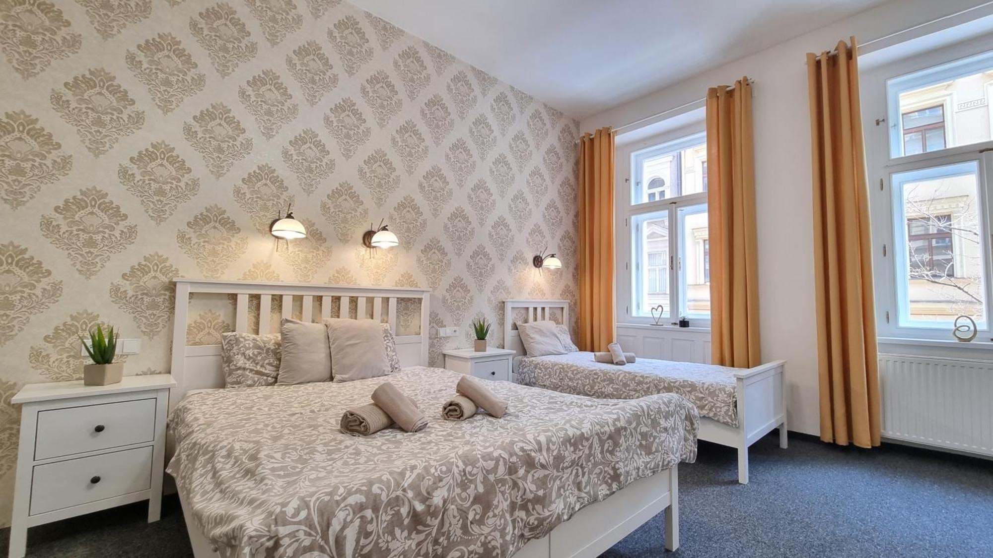 Finnem Rentals Tyrsova Prague Luaran gambar